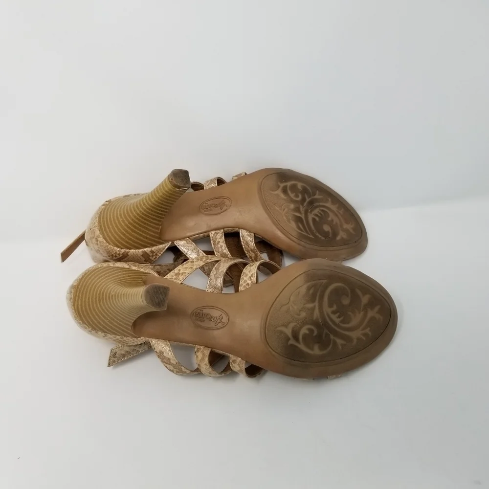 Euro Soft 'Nannette' animal print shoes